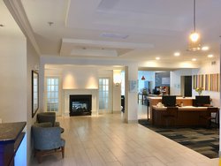  - Holiday Inn Express & Suites Airport Bethlehem