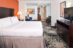  - Holiday Inn Express & Suites Greenfield - I-70, Exit 104