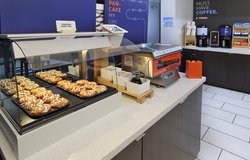  - Holiday Inn Express & Suites Bush Airport Houston - I-45, Exit 60A