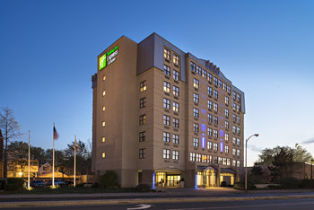 Holiday Inn Express & Suites