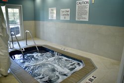  - Holiday Inn Express Windsor - US 101, Exit 498