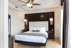  - Hotel Blackhawk Davenport