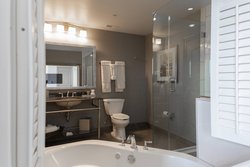  - Hotel Blackhawk Davenport