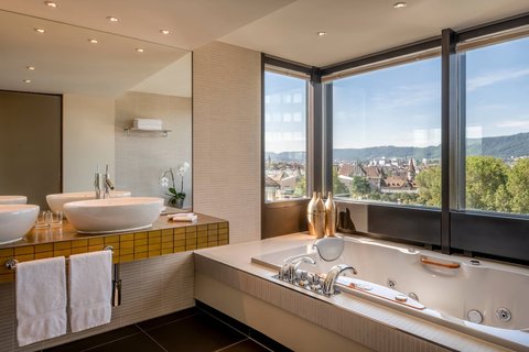 ZURICH MARRIOTT HOTEL - Photo 38