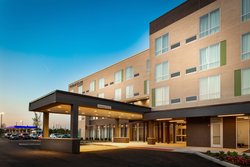  - Courtyard by Marriott Hotel Speedway - I-74 & I-465, Exit 16A