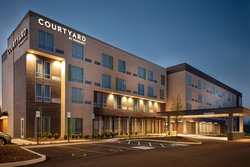  - Courtyard by Marriott Hotel Speedway - I-74 & I-465, Exit 16A