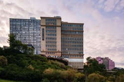  - Courtyard by Marriott Hotel Downtown Edmonton