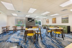  - Fairfield Inn & Suites by Marriott Naperville