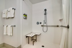  - Holiday Inn Express & Suites Findlay - I-75, Exit 159