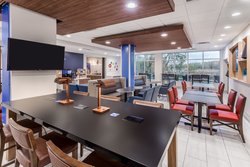  - Holiday Inn Express & Suites Hammond - I-80 & I-94, Exit 3