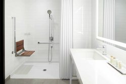  - Renaissance Hotel Downtown Montreal