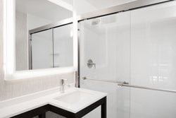  - Holiday Inn Express Downtown San Diego - I-5, Exits 16 & 16B