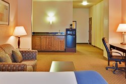  - Holiday Inn Express Delano