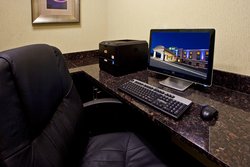  - Holiday Inn Express & Suites Perry