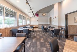  - Holiday Inn & Suites Poplar Bluff