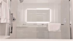  - Holiday Inn Express & Suites Hood River