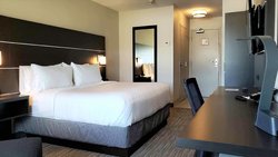  - Holiday Inn Express & Suites Hood River