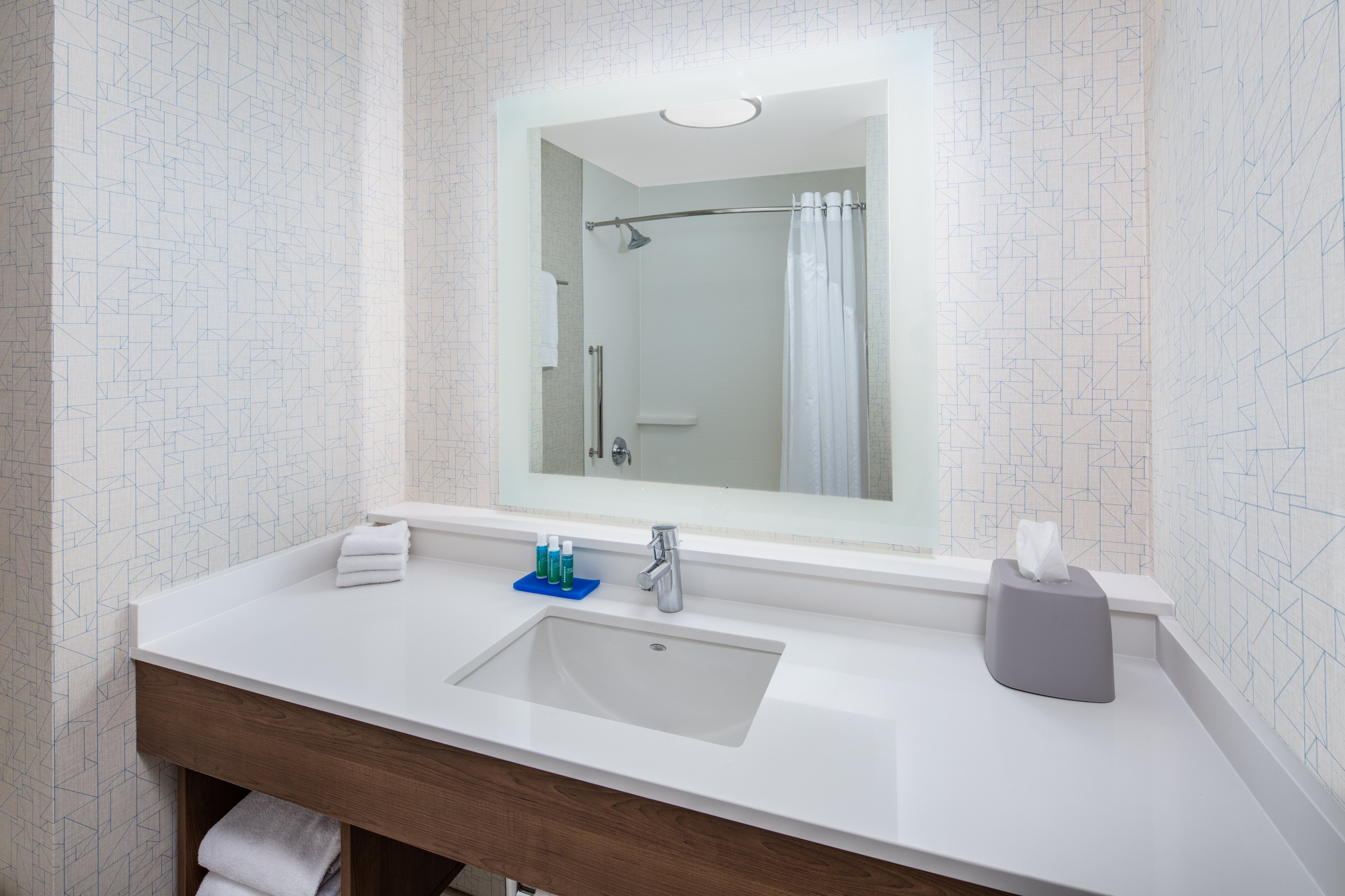 HOLIDAY INN EXP STES AIRPORT BY IHG-guestroom-Our guest bathrooms have plenty of counter space to get ready..jpg