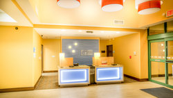  - Holiday Inn Express South Wichita - I-135, Exit 1A
