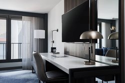  - Marriott Hotel Old City Philadelphia - I-95, Exit 20