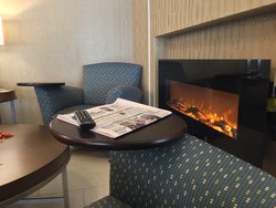  - Holiday Inn Express Arlington Heights - I-90, Exit 70