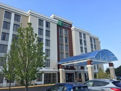  - Holiday Inn Express Arlington Heights - I-90, Exit 70