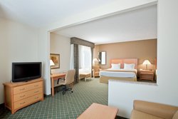  - Holiday Inn Express & Suites Lincoln