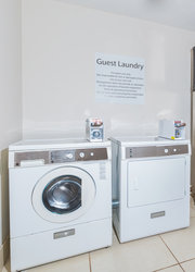  - Holiday Inn Express & Suites Palestine