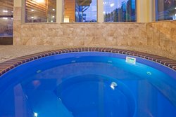  - Holiday Inn Express & Suites Custer