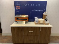  - Holiday Inn Express & Suites Moore - I-35, Exit 118