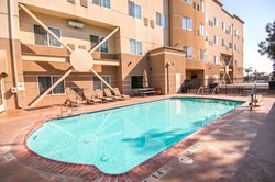  - Holiday Inn Express Central Bakersfield