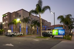  - Holiday Inn Express Central Bakersfield