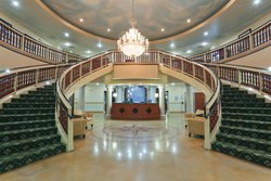  - Holiday Inn Express Central Bakersfield