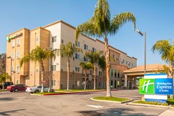  - Holiday Inn Express Central Bakersfield
