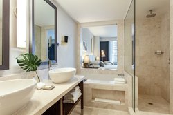  - Kimpton Epic Hotel Miami - I-95, Exit 2A & 2C