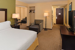  - Holiday Inn Express Woodland - I-5, Exit 536