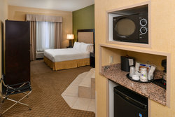  - Holiday Inn Express Woodland - I-5, Exit 536