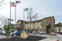  - Holiday Inn Express Woodland - I-5, Exit 536