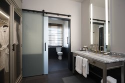  - Watermark Hotel Downtown Baton Rouge - I-110, Exit 1A & 1B