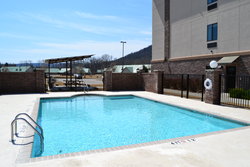  - Holiday Inn Express & Suites Heber Springs