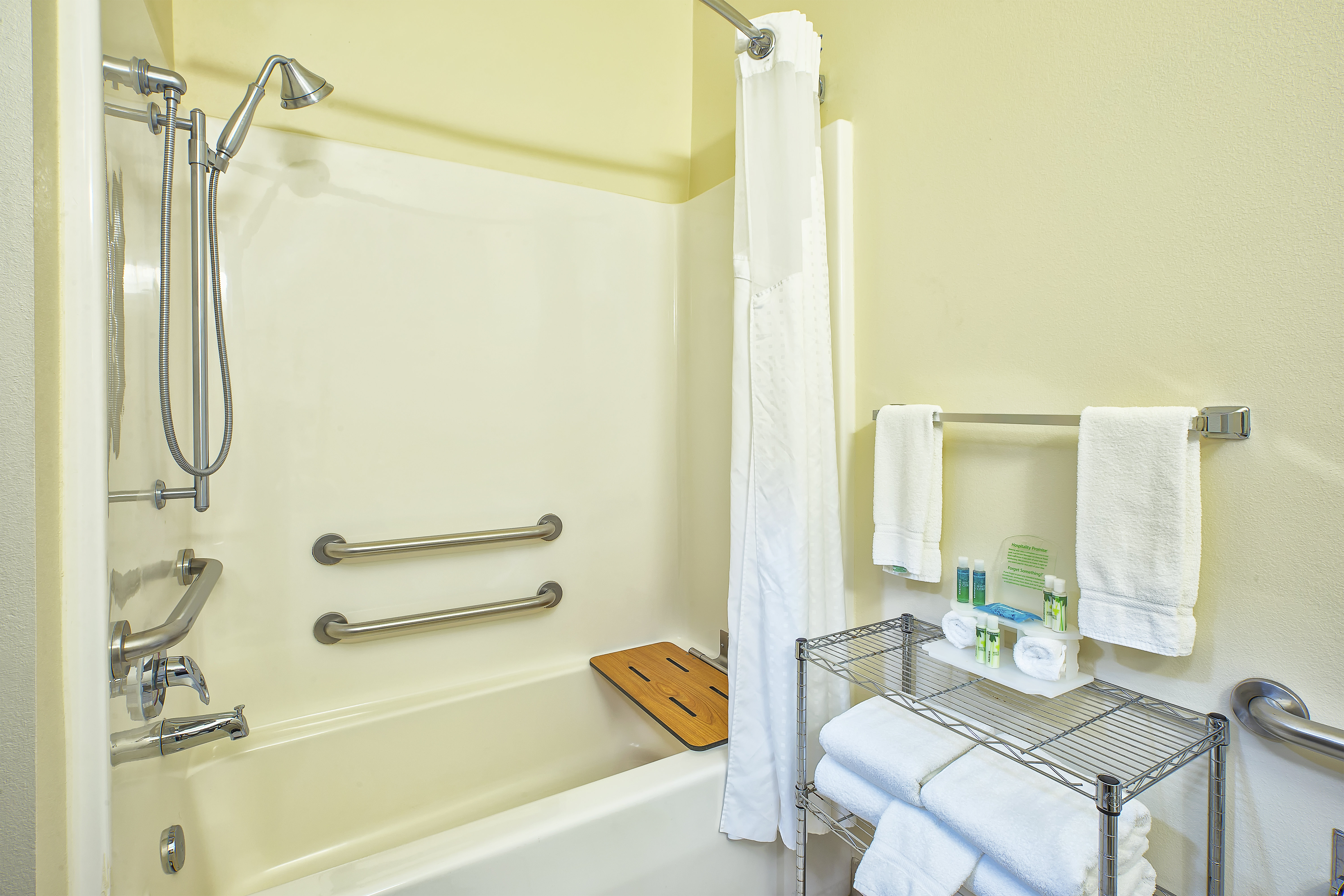 HOLIDAY INN EXP STES MARYSVILL BY I-guestroom-Guest Bathroom.jpg