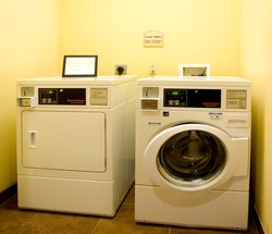  - Holiday Inn Express & Suites Jourdanton