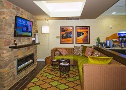  - Holiday Inn Express & Suites Fulton - I-22, Exit 104