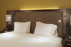  - Holiday Inn Express & Suites Fulton - I-22, Exit 104