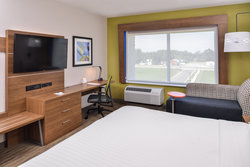  - Holiday Inn Express & Suites Siloam Springs