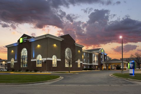 Holiday Inn Express and Suites Brookings 