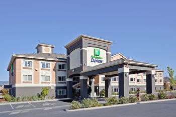 Holiday Inn Express Hotel & Suites