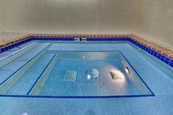  - Holiday Inn Express & Suites Brookings - I-29, Exit 132