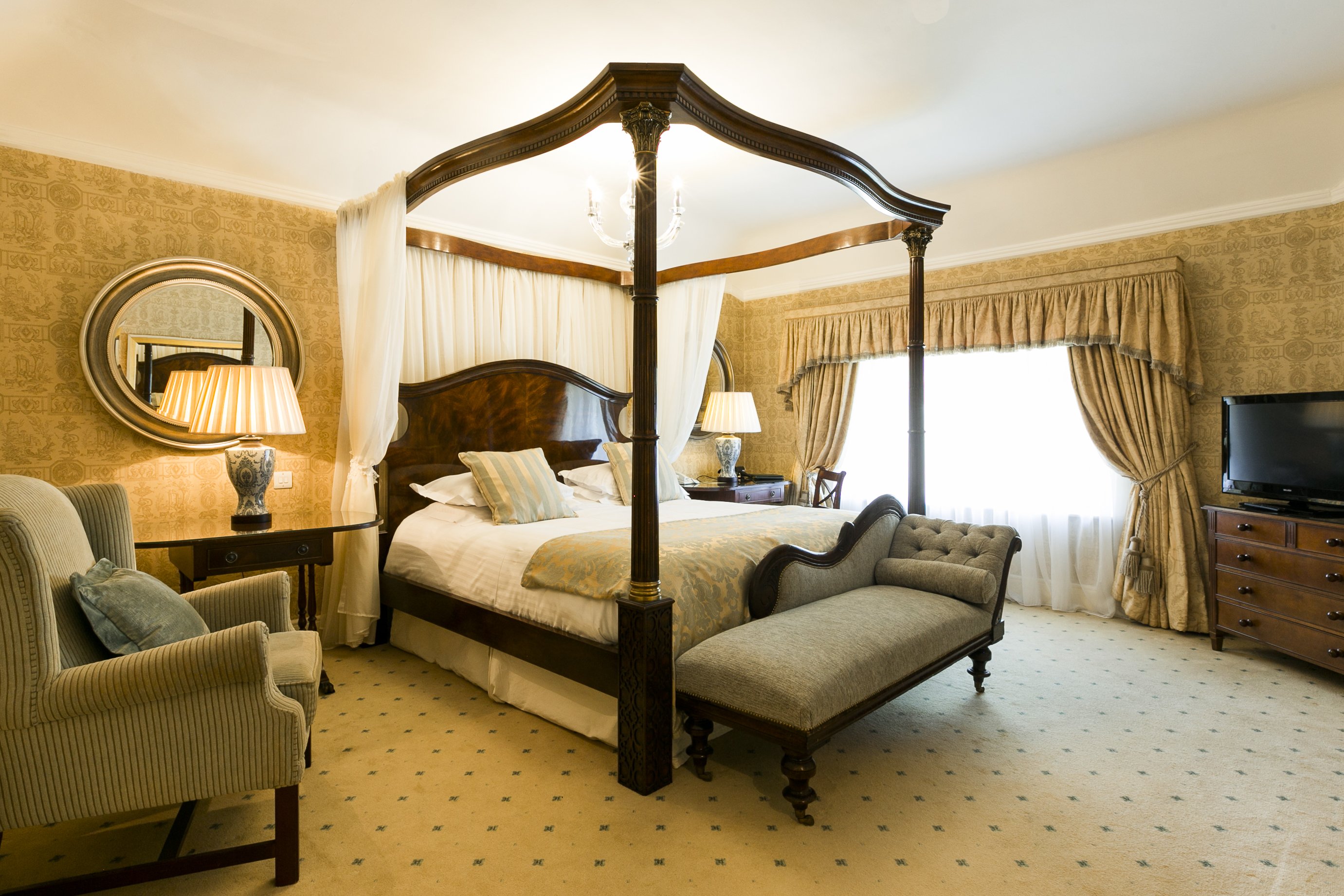 The Keadeen Hotel-guestroom-Suitebed.jpg