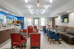  - Holiday Inn Express & Suites Lake Forest